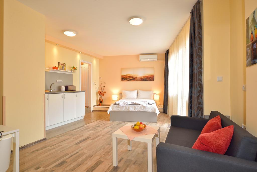 Central Studio #3 Burgas Stad Buitenkant foto